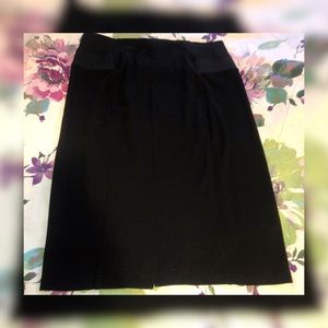 Black Pencil Skirt  💁🏻‍♀️